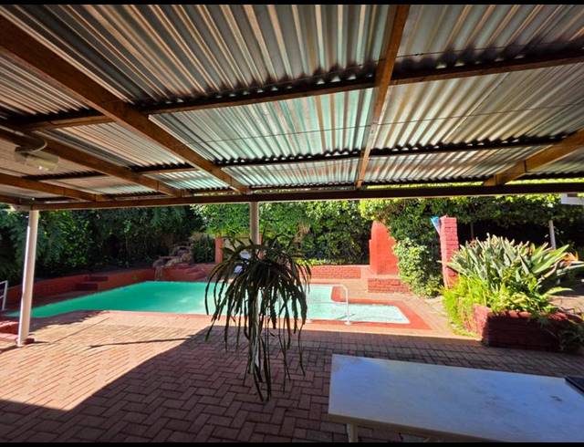 3 BEDROOM HOUSE FOR SALE IN GREENHILLS